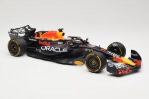 Oracle Red Bull Racing RB19 #1 M. Verstappen Winner Italian GP 2023 Minichamps 1:18 110231501 Kov – obrázok 4 z 6