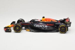 Red Bull Racing RB20 #1 M. Verstappen Winner China GP 2024 Minichamps 1:18 110240501 Kov – obrázok 3 z 6