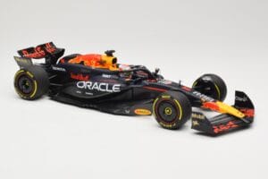 Red Bull Racing RB20 #1 M. Verstappen Winner China GP 2024 Minichamps 1:18 110240501 Kov – obrázok 4 z 6