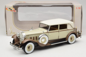 Packard Brewster Biely Signature Models 1:18 PACKARD001 Kov – obrázok 8 z 8