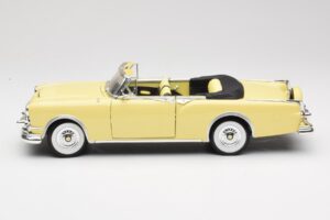 Packard Caribbean Kabriolet Žltý Road Signature 1:18 92798 Kov – obrázok 4 z 8