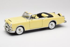 Packard Caribbean Kabriolet Žltý Road Signature 1:18 92798 Kov