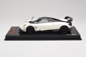Pagani Huayra BC White Metallic Yy Model 1:18 REMC025 Živica