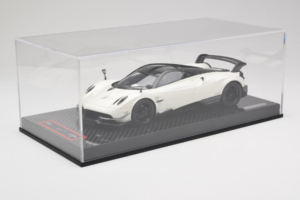 Pagani Huayra BC White Metallic Yy Model 1:18 REMC025 Živica – obrázok 6 z 7
