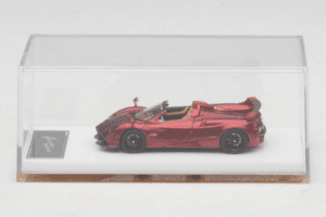 Pagani Huayra Roadster Tricolore Červený Henson & Heaven 1:64 PHRTR01 Kov – obrázok 6 z 7