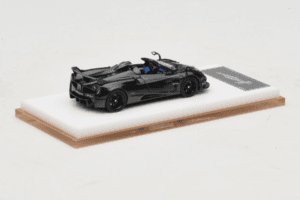 Pagani Huayra Tricolore Roadster Exposed Carbon Henson & Heaven 1:64 PHREC01 Kov – obrázok 3 z 7