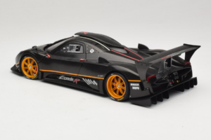Pagani Zonda R Revolucion Carbon Fiber AUTOart 1:18 78261 Kov – obrázok 7 z 8