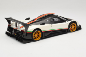 Pagani Zonda R Revolucion Biely AUTOart 1:18 78262 Kov – obrázok 3 z 8
