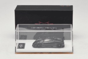 Pagani Zonda Tricolore Exposed Carbon Henson & Heaven 1:64 PZTEC01 Kov – obrázok 7 z 7
