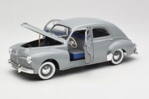 Peugeot 203 Gris Clair Solido 1:18 8145 Kov – obrázok 2 z 8
