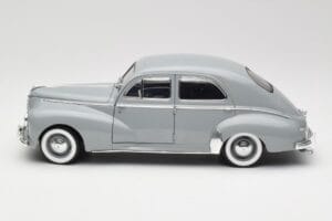 Peugeot 203 Gris Clair Solido 1:18 8145 Kov – obrázok 4 z 8