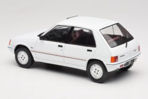 Peugeot 205 Biely MCG 1:18 MCG18493 Kov – obrázok 5 z 6