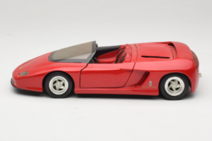 Pininfarina Mythos Červený Revell 1:18 8806 Kov – obrázok 4 z 8