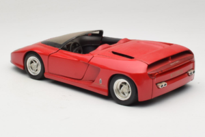 Pininfarina Mythos Červený Revell 1:18 8806 Kov – obrázok 7 z 8