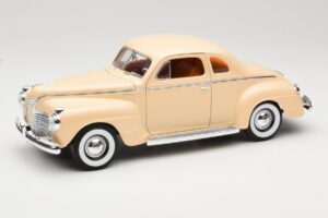 Plymouth Coupe Béžový Road Signature 1:18 92398 Kov