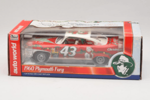 Plymouth Fury #43 R. Petty NASCAR 1960 Auto World 1:24 AW24003/06 Kov