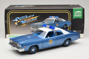 Plymouth Fury Police Pursuit Smokey and the Bandit GreenLight 1:18 19044 Kov – obrázok 8 z 8