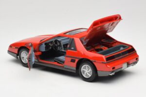 Pontiac Fiero GT Červený Road Signature 1:18 92588 Kov – obrázok 5 z 8