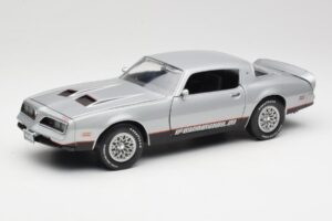 Pontiac Firebird Formula Strieborný ERTL 1:18 33514 Kov