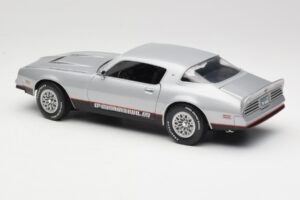 Pontiac Firebird Formula Strieborný ERTL 1:18 33514 Kov – obrázok 7 z 8