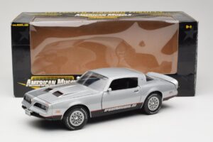 Pontiac Firebird Formula Strieborný ERTL 1:18 33514 Kov – obrázok 8 z 8