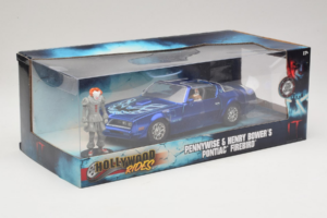 Pontiac Firebird Pennywise With Figure Jada 1:24 31118 Kov – obrázok 2 z 3
