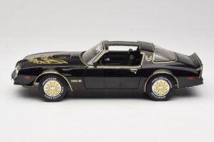 Pontiac Firebird Trans Am SE Smokey and the Bandit Joyride 1:18 33121 Kov – obrázok 4 z 8