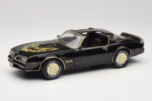 Pontiac Firebird Trans Am SE Smokey and the Bandit Joyride 1:18 33121 Kov