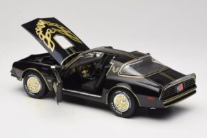 Pontiac Firebird Trans Am SE Smokey and the Bandit Joyride 1:18 33121 Kov – obrázok 5 z 8