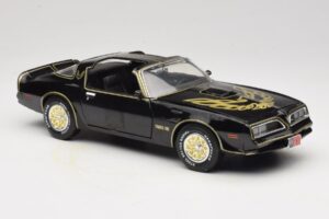 Pontiac Firebird Trans Am SE Smokey and the Bandit Joyride 1:18 33121 Kov – obrázok 6 z 8