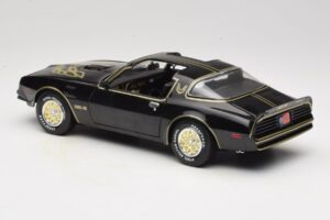 Pontiac Firebird Trans Am SE Smokey and the Bandit Joyride 1:18 33121 Kov – obrázok 7 z 8