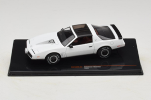 Pontiac Firebird Biely IXO 1:43 CLC582N Kov