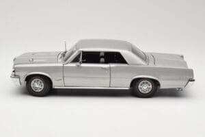 Pontiac GTO Strieborný Sun Star 1:18 1821 Kov – obrázok 4 z 8