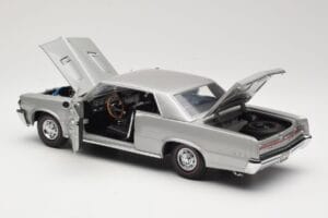 Pontiac GTO Strieborný Sun Star 1:18 1821 Kov – obrázok 5 z 8
