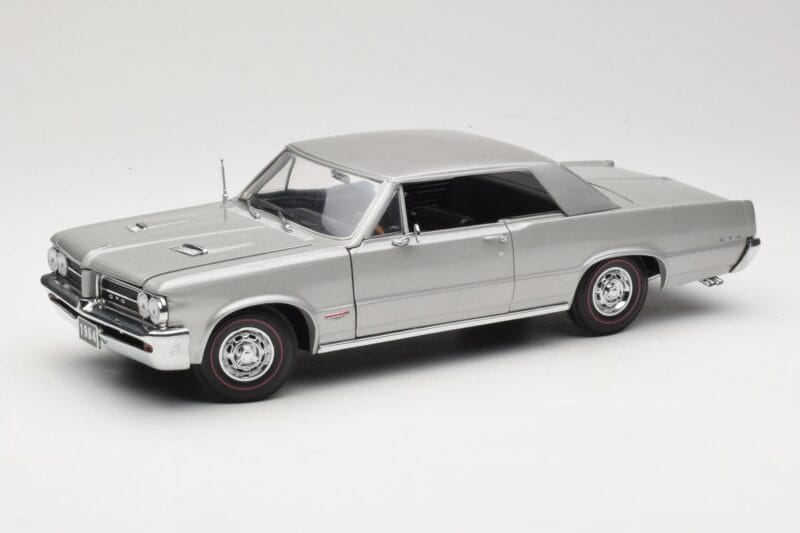 Pontiac GTO Strieborný Sun Star 1:18 1821 Kov