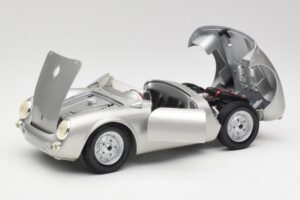 Porsche 550 A Spyder Strieborný Maisto 1:18 50314 Kov – obrázok 2 z 8
