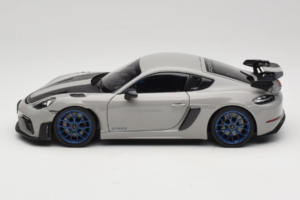 Porsche 718 Cayman 982 GT4 RS Weissach Package Chalk Norev 1:18 187253 Kov – obrázok 4 z 8
