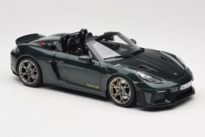 Porsche 718 Spyder RS Weissach Pack Forest Green Norev 1:18 187272 Kov – obrázok 6 z 8