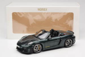 Porsche 718 Spyder RS Weissach Pack Forest Green Norev 1:18 187272 Kov – obrázok 8 z 8