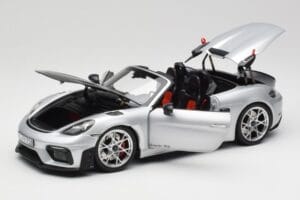 Porsche 718 Spyder RS Weissach Pack GT-Silver Metallic Norev 1:18 187270 Kov – obrázok 2 z 8