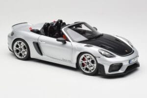 Porsche 718 Spyder RS Weissach Pack GT-Silver Metallic Norev 1:18 187270 Kov – obrázok 6 z 8