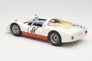 Porsche 906 K #37 V. Elford / B. Pon Porsche System 24 Hours of Le Mans 1967 Minichamps 1:18 100676137 Kov – obrázok 7 z 8