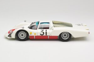 Porsche 906 LH #31 H. Herrmann / H. Linge Porsche System Engineering 24 Hours of Le Mans 1966 Minichamps 1:18 100666131 Kov – obrázok 4 z 8