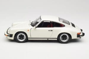 Porsche 911 930 Carrera 3.2 Grand Prix White Minichamps 1:18 100063024 Kov – obrázok 4 z 8