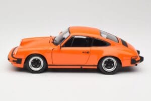 Porsche 911 930 Carrera 3.2 Signal Orange Minichamps 1:18 100063025 Kov – obrázok 4 z 8