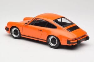 Porsche 911 930 Carrera 3.2 Signal Orange Minichamps 1:18 100063025 Kov – obrázok 7 z 8