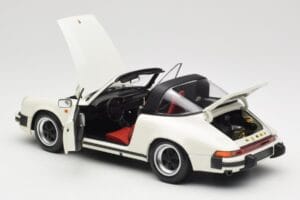 Porsche 911 930 Carrera Targa 3.2 Grand Prix White Minichamps 1:18 100063062 Kov – obrázok 5 z 8