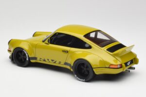 Porsche 911 930 RWB Classic Khaki GT Spirit 1:18 GT120 Živica – obrázok 5 z 6