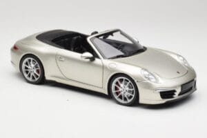 Porsche 911 991 Carrera S Kabriolet GT Strieborný Metalíza Minichamps 1:18 100061030 Kov – obrázok 6 z 8