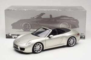 Porsche 911 991 Carrera S Kabriolet GT Strieborný Metalíza Minichamps 1:18 100061030 Kov – obrázok 8 z 8